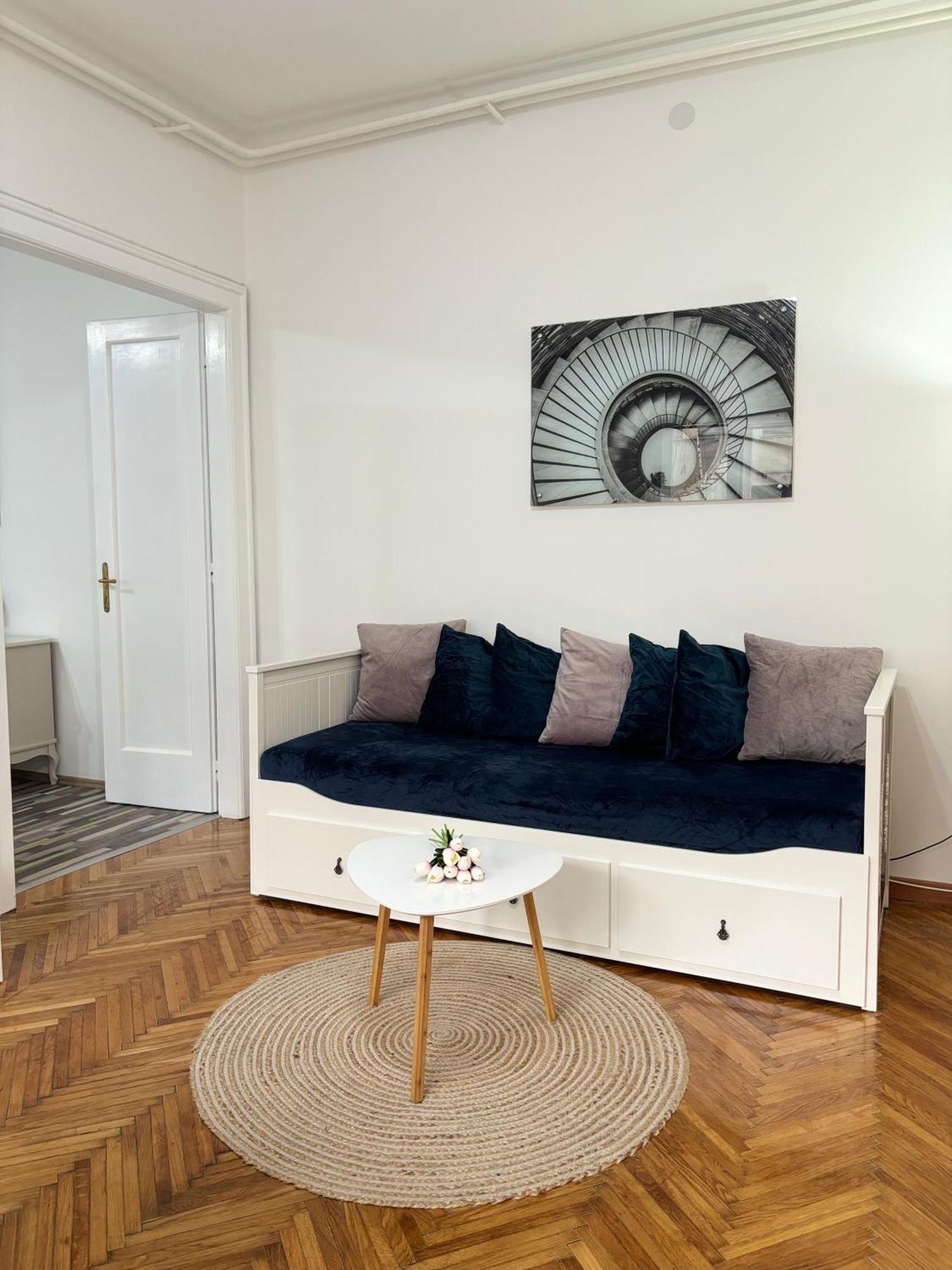Center Retro Apartment Nis Exterior photo